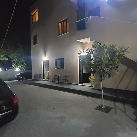 Guest House Tian & Hojz Durres Exterior photo