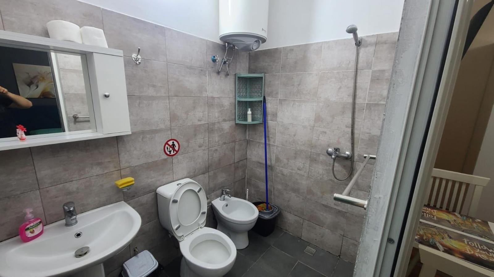 Guest House Tian & Hojz Durres Exterior photo