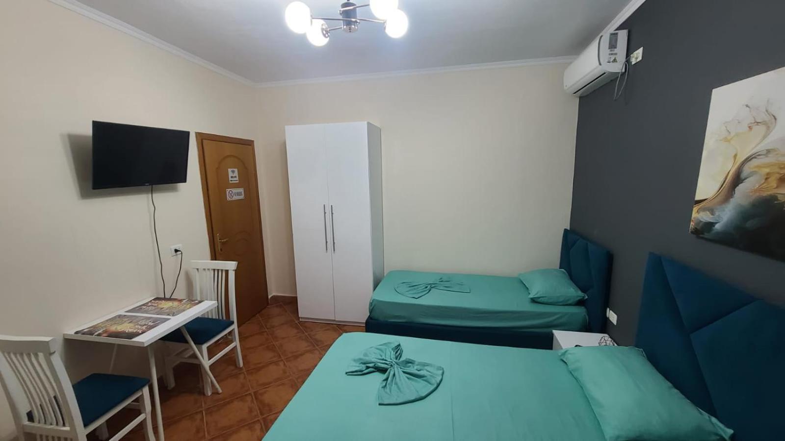 Guest House Tian & Hojz Durres Exterior photo